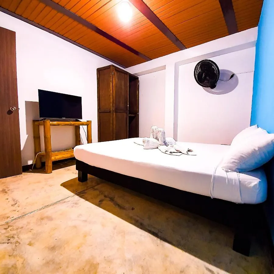 Hostal La Mercedes Street Cali 0*,
